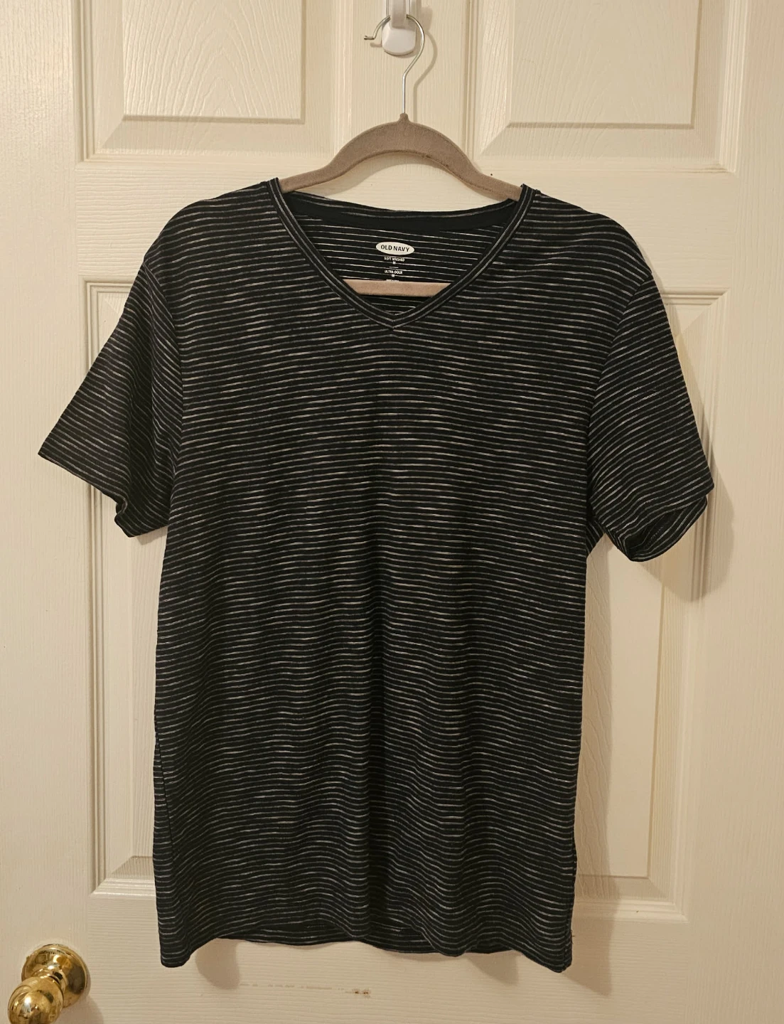 Blue & White Old Navy Men's SlubKnit Striped VNeck TShirt