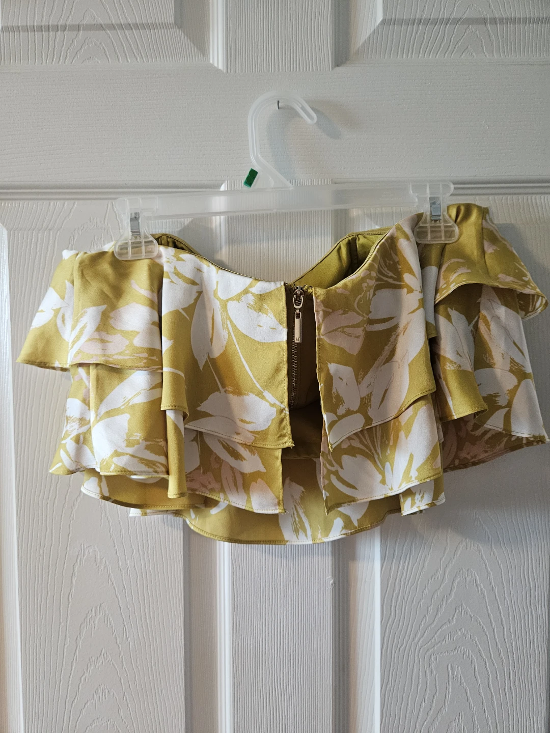 Adorable Silky Marciano Tube top - photo 2