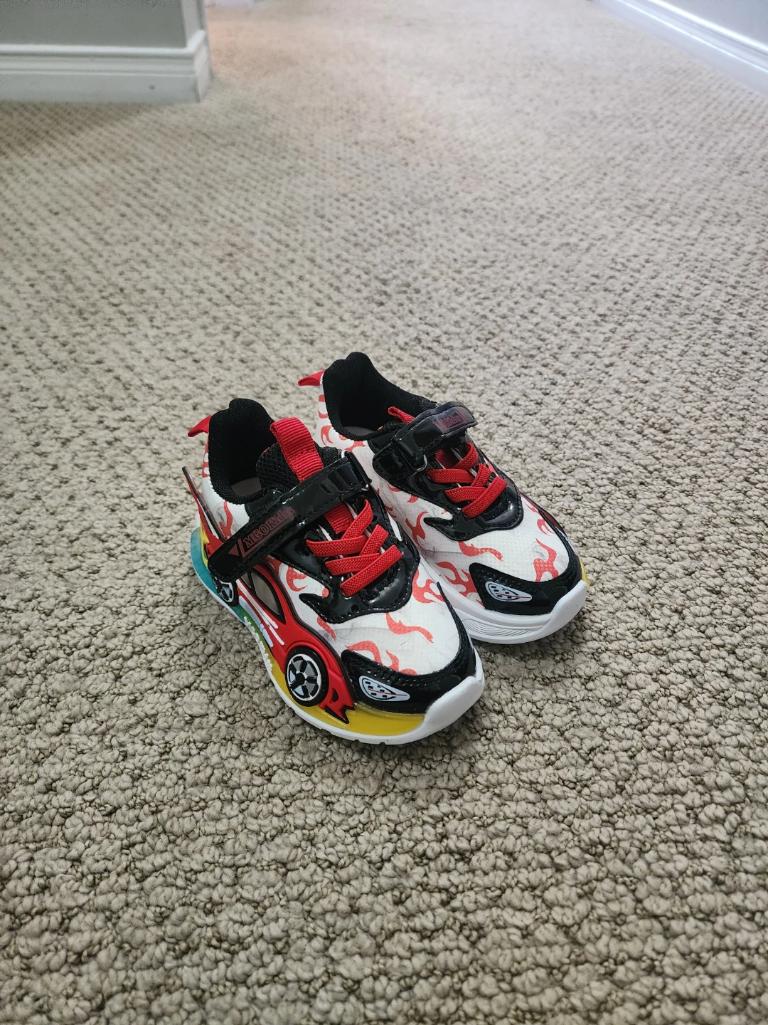 MGO Kids Sneakers Size 24