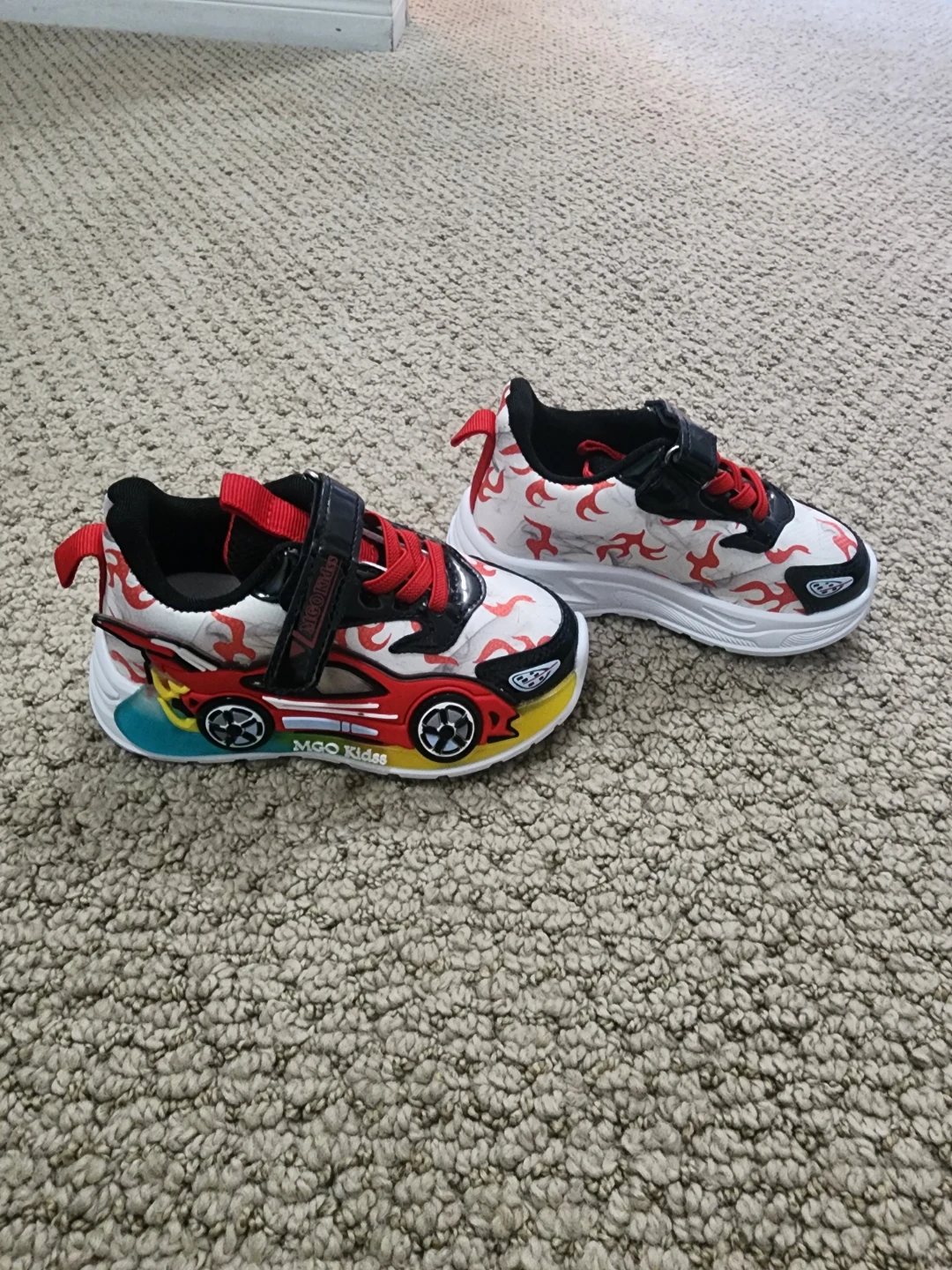 MGO Kids Sneakers Size 24 - photo 2