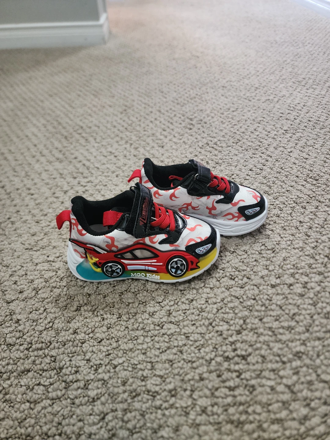 MGO Kids Sneakers Size 24 - photo 5
