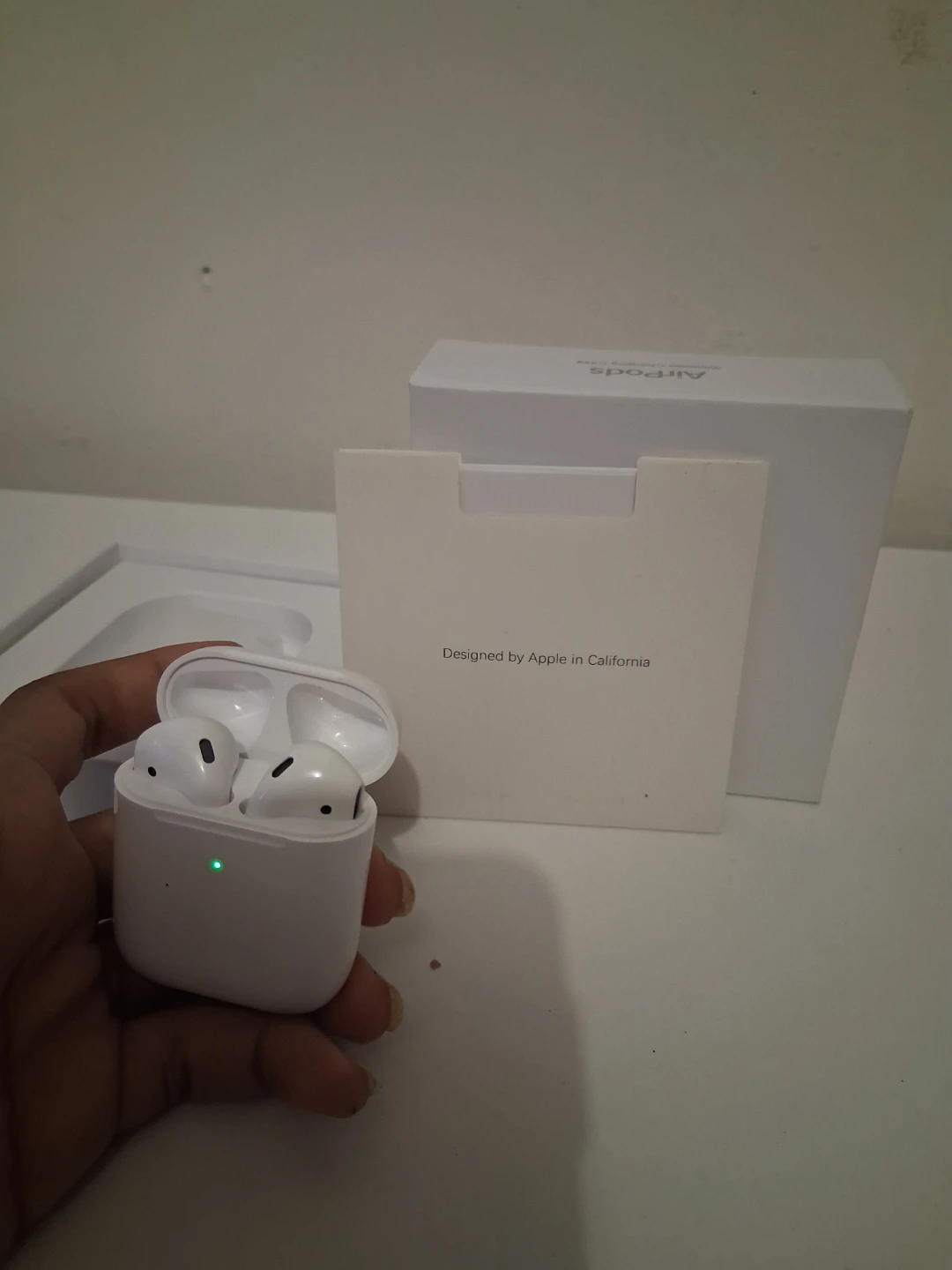 2nd gen airpods - photo 3