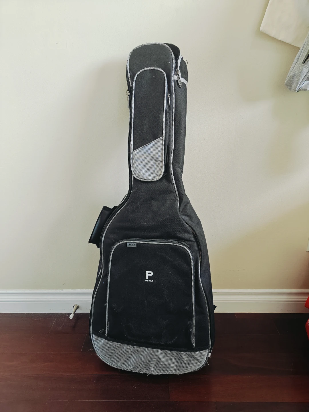 C40 Yamaha guitar with case - photo 2
