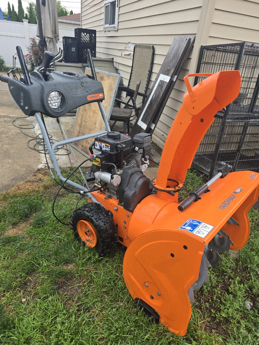 Yardmax 26 inches Snow Blower 2 stages - photo 2