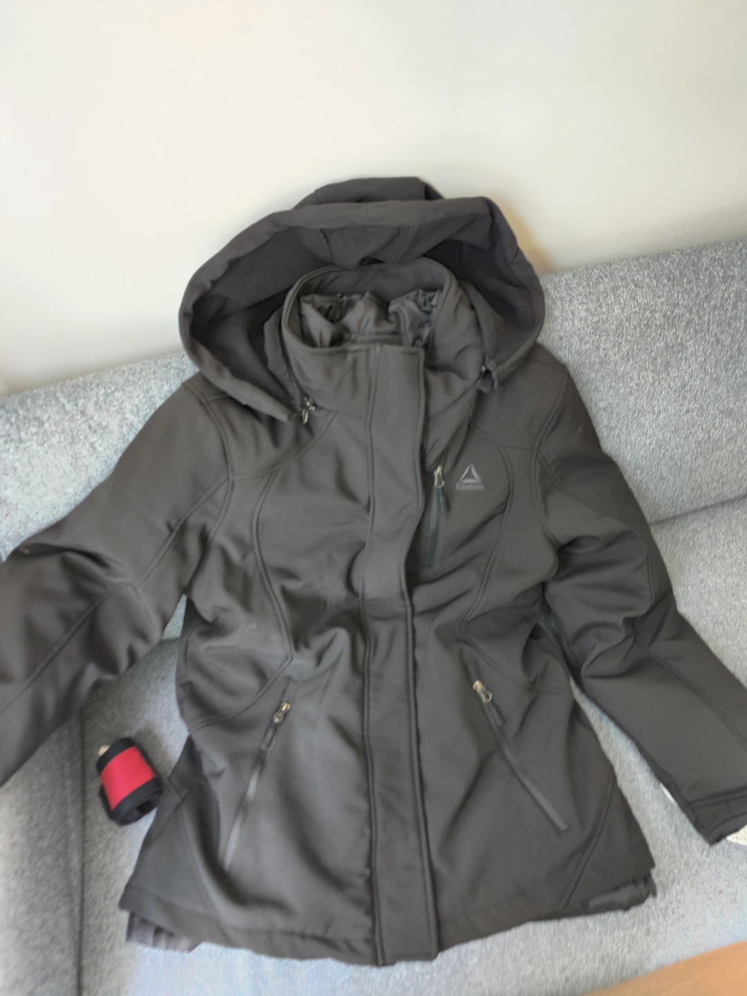 New!! Reebok men's Black Hooded Softshell Jacket