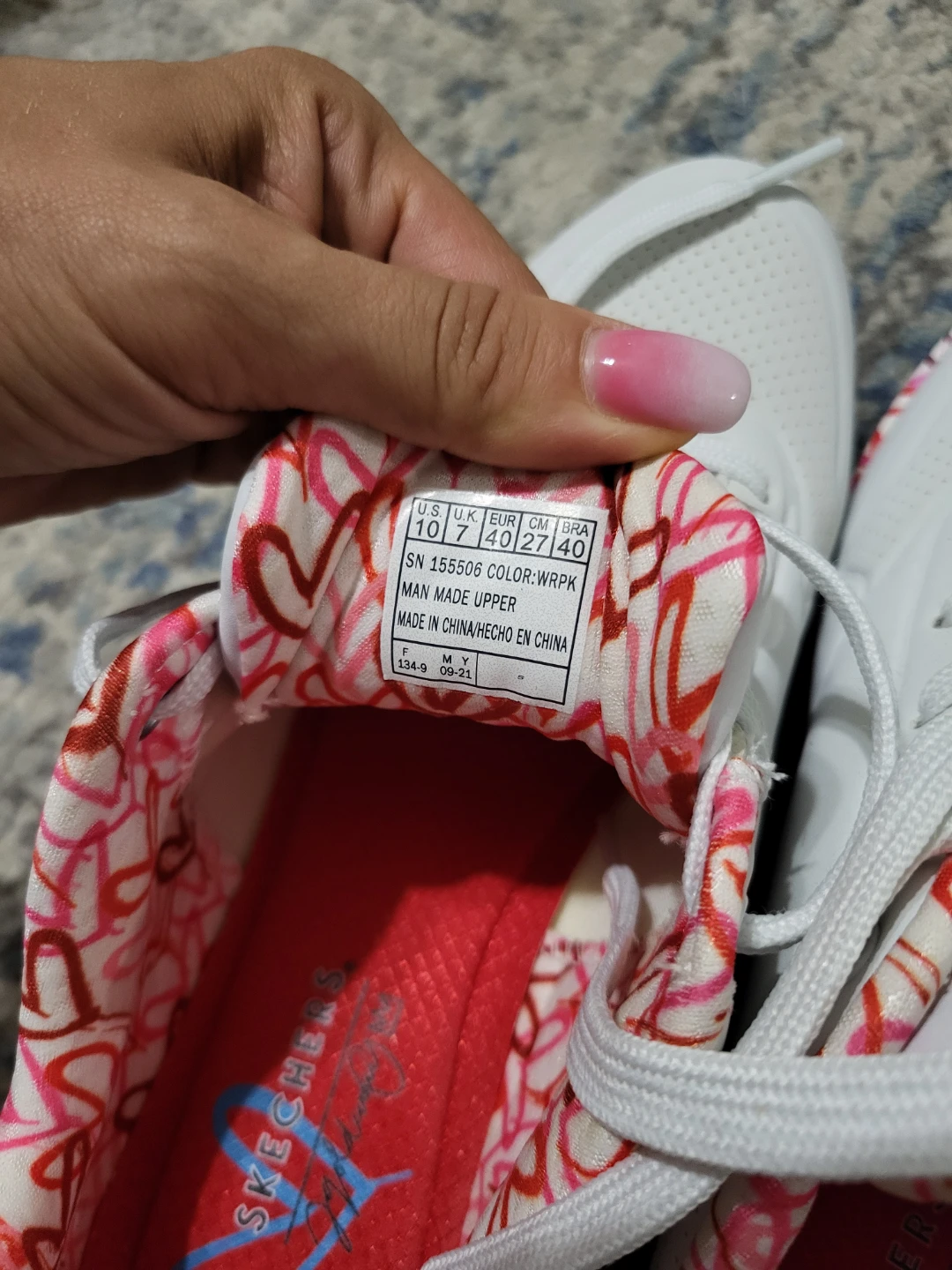 Skechers White Sneakers with Pink Hearts - photo 4