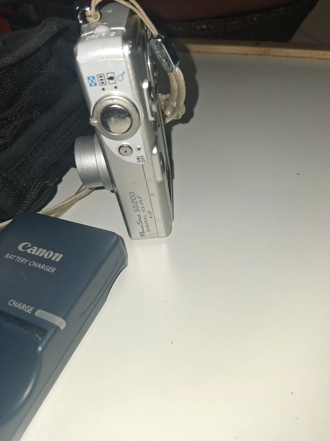 Canon PowerShot SD200 Digital Camera with Case and Charger - photo 5
