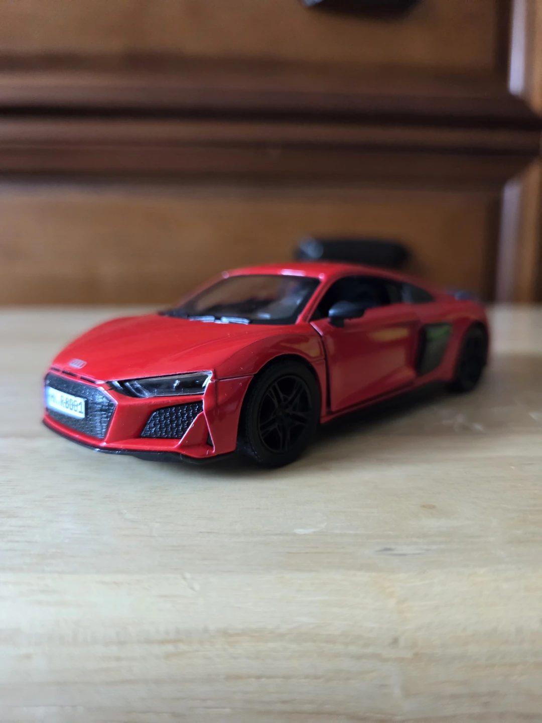 Red 2020 Audi R8 Coupé Scale 1/36 Toy Car - photo 2