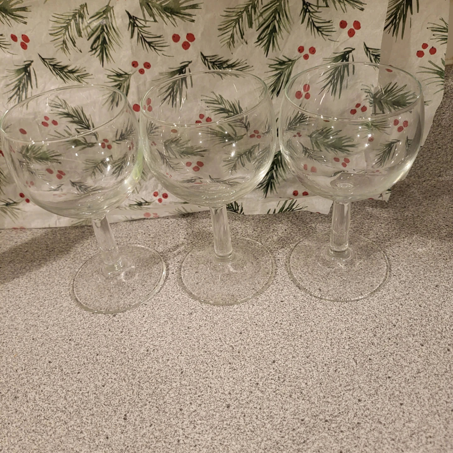 Set of 3 Clear Wine Glasses