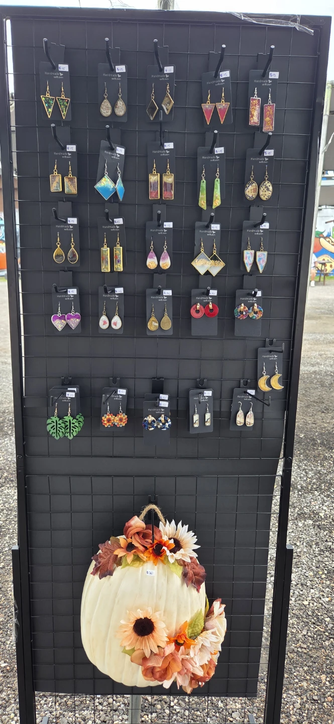 Lori's Resin/ Clay Earrings, Key chains, Necklesses. Etc - photo 2