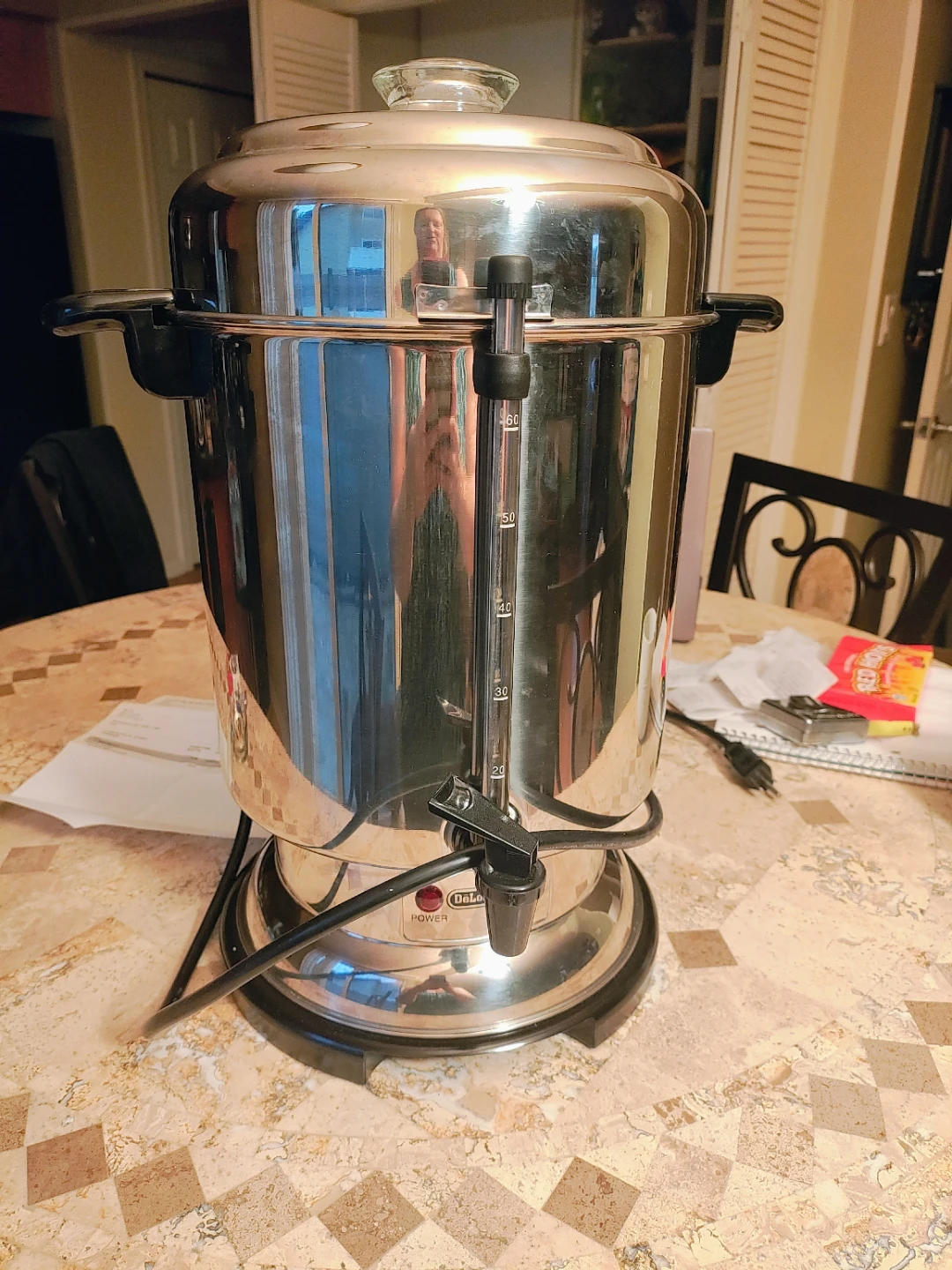 DeLonghi Deluxe 60-Cup Commercial Coffee Urn (Model DCU62)
