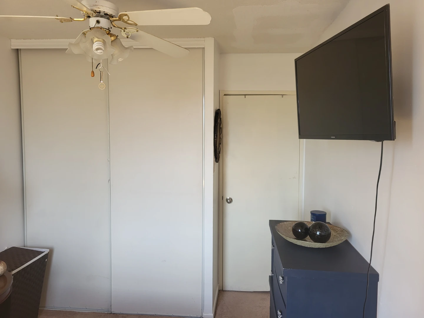 ROOMMATE WANTED ALL INCLUSIVE - photo 3