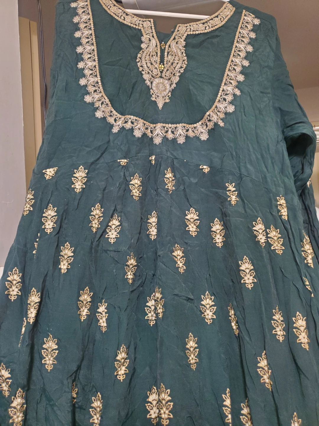 Green embroidered long-sleeve dress