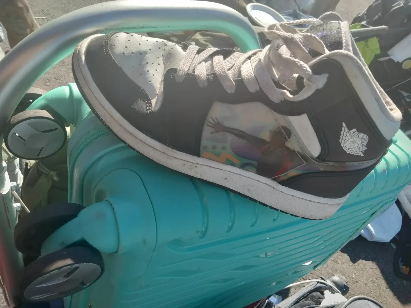 Air Jordan 1 Mid SE - photo 2