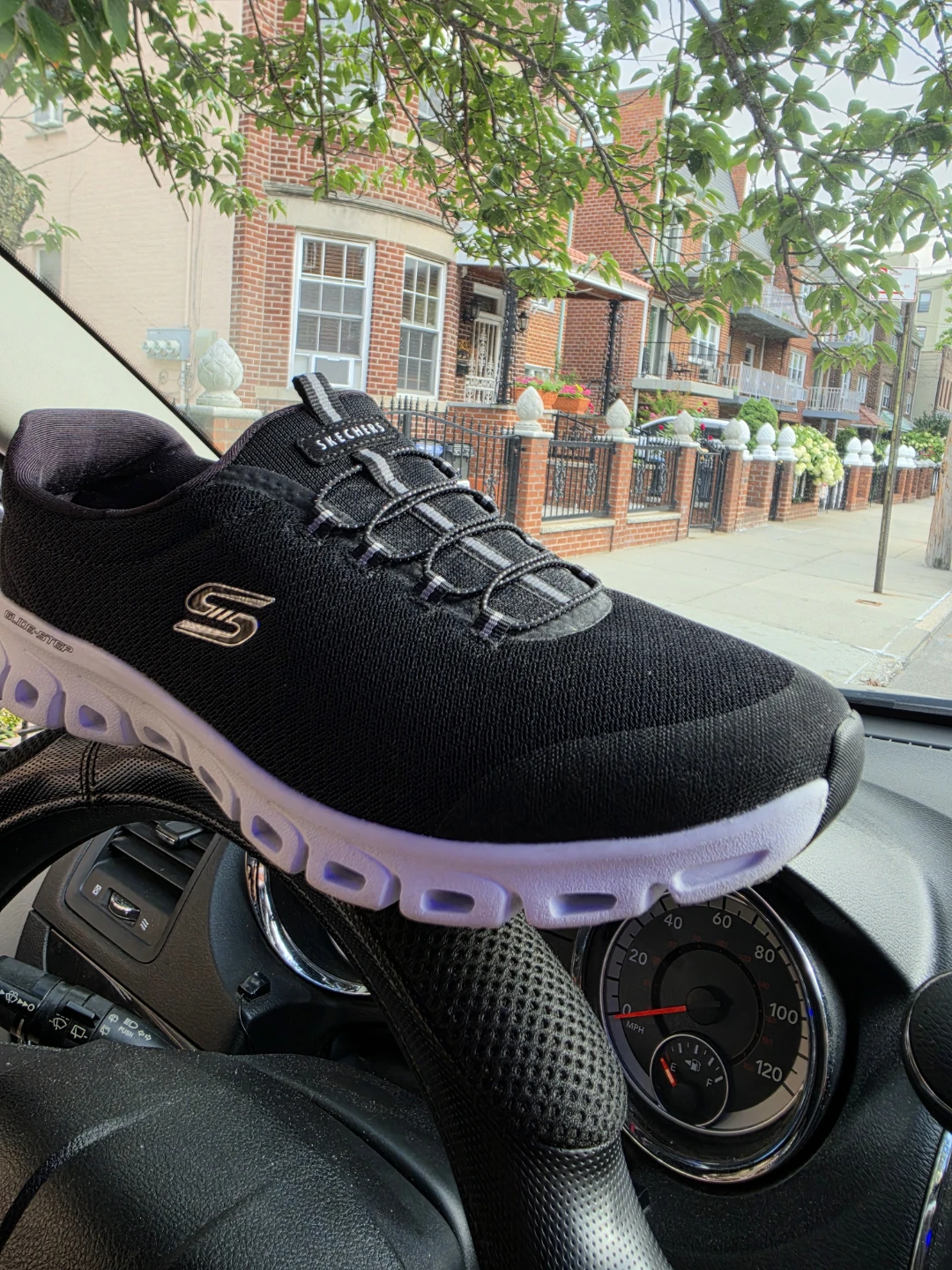 Skechers Glide-Step Women's Black Sneakers - photo 2