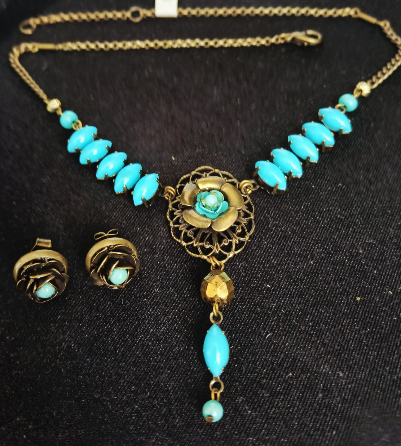 Turquoise Floral Necklace and Earring Set - photo 2