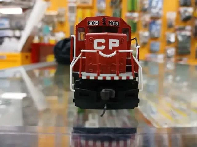 Canadian Pacific Locomotive Model Train