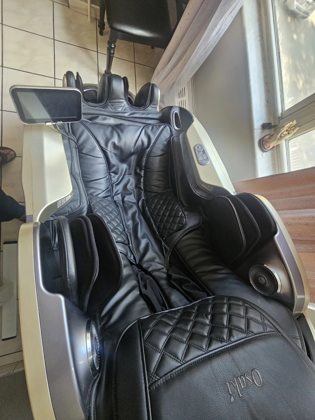 Osaki Massage Chair - photo 2