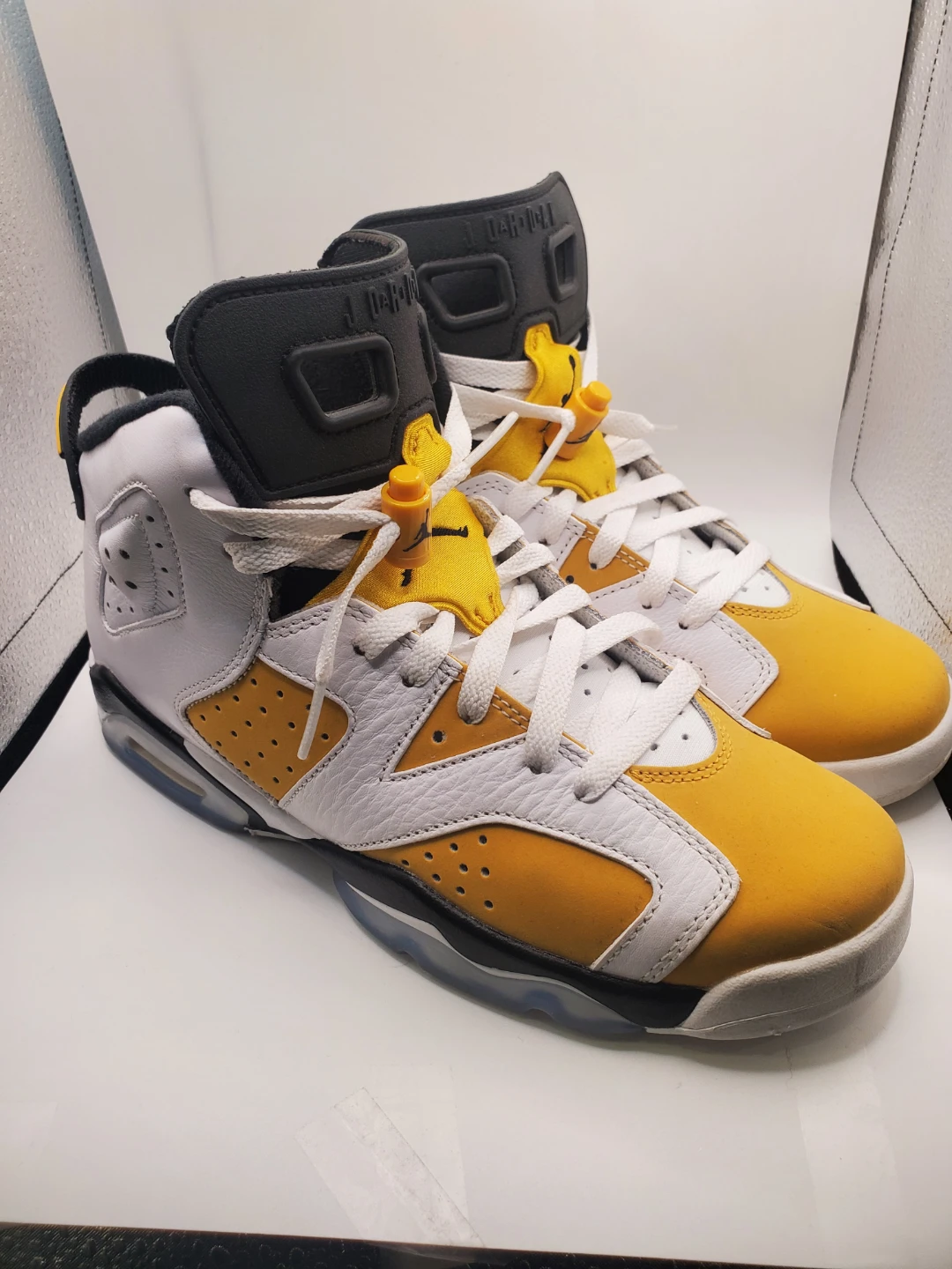 Air Jordan 6 Retro Yellow and White - photo 5