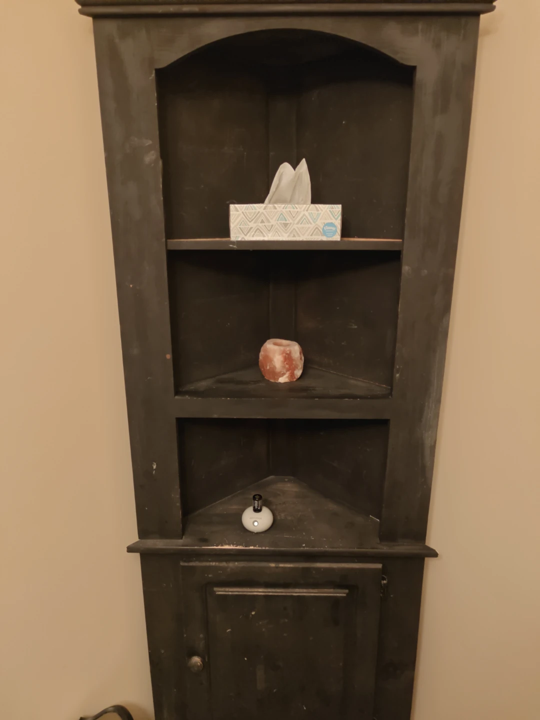 Dark Corner Shelf Unit (Matt black)