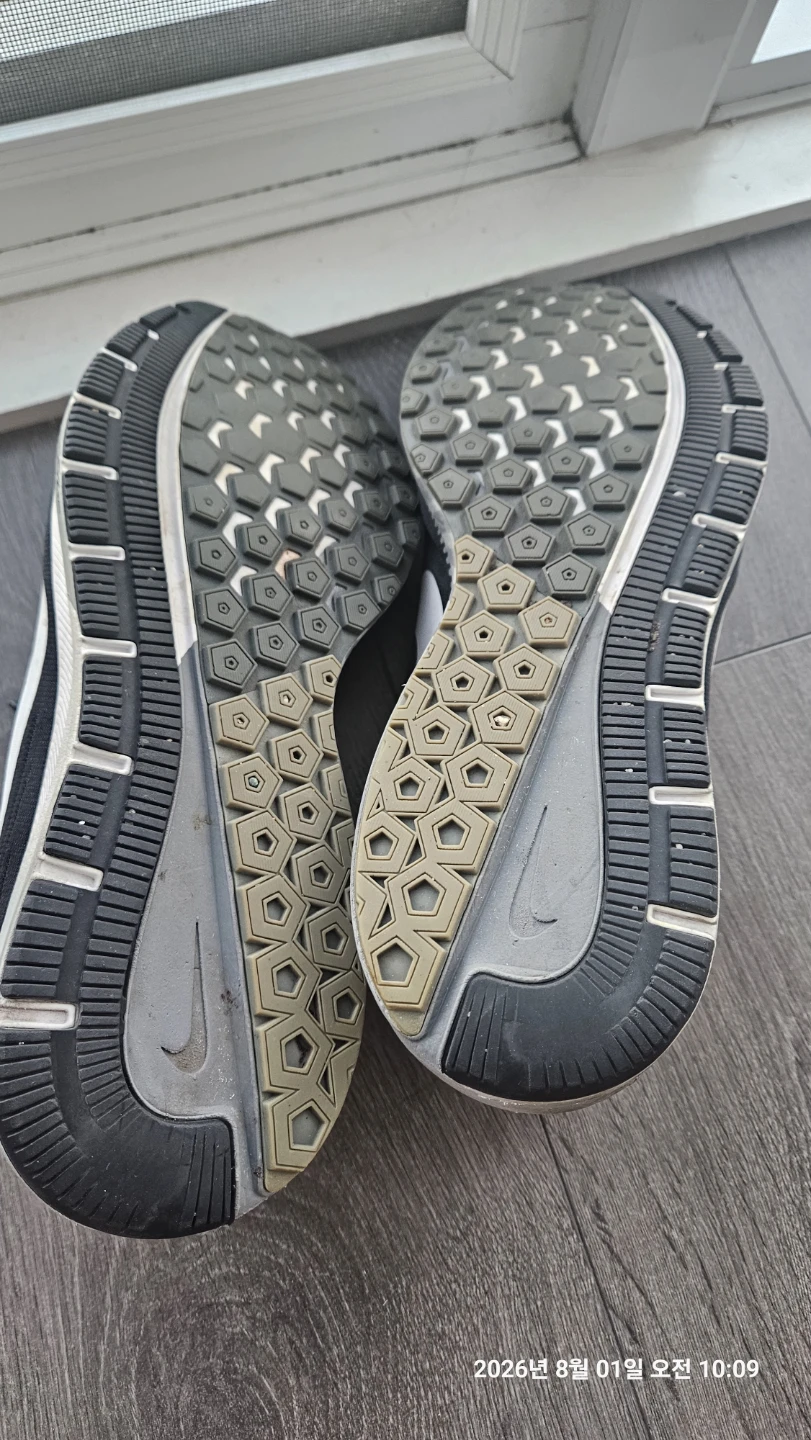 Nike Running Shoes (zoom 10.5) - photo 3