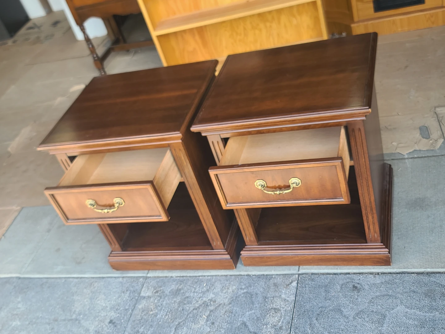 Electrohome by Deilcraft Nightstands - photo 3