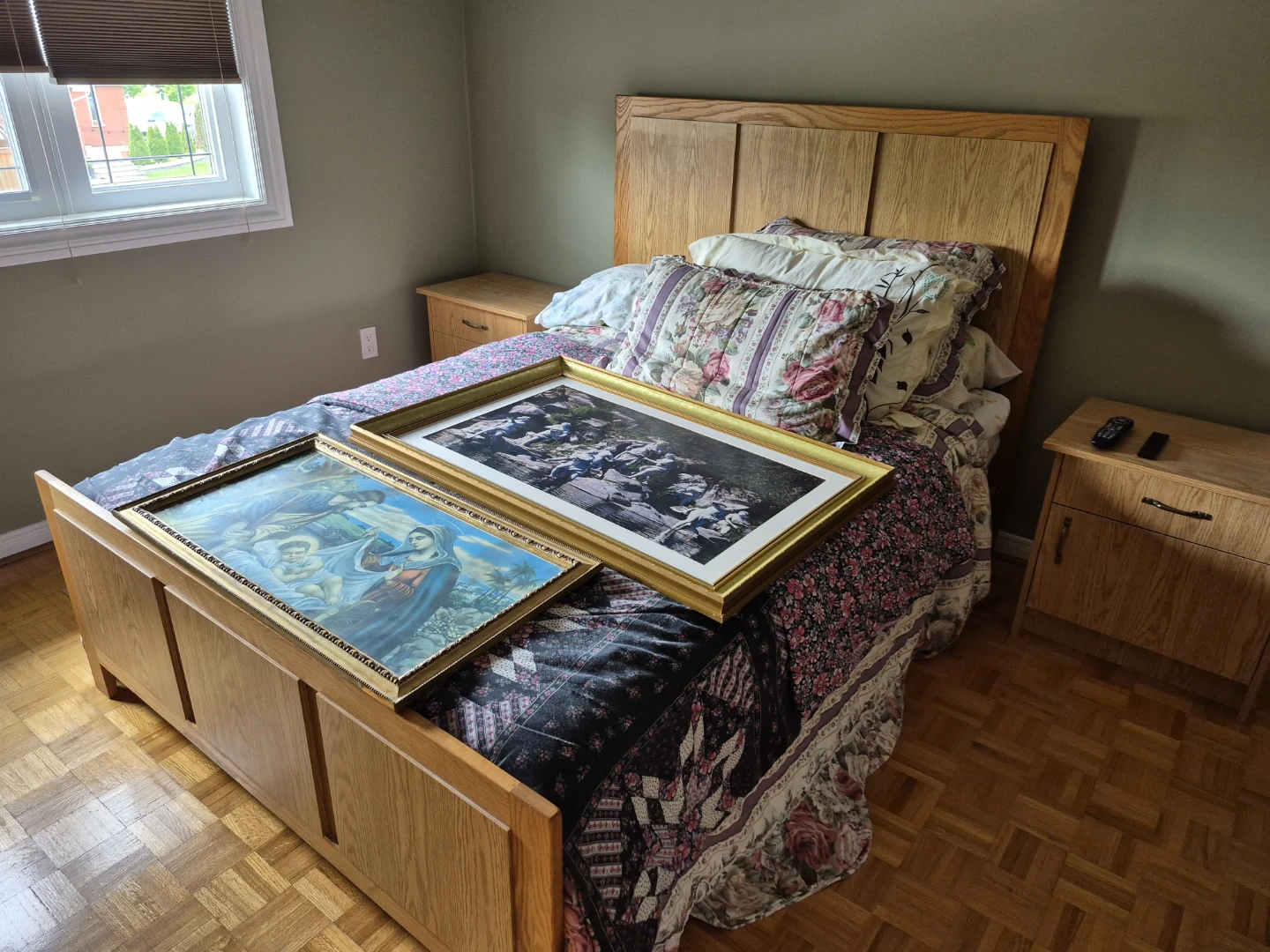 Wooden Dressesr with Mirror and desk and bed - photo 5