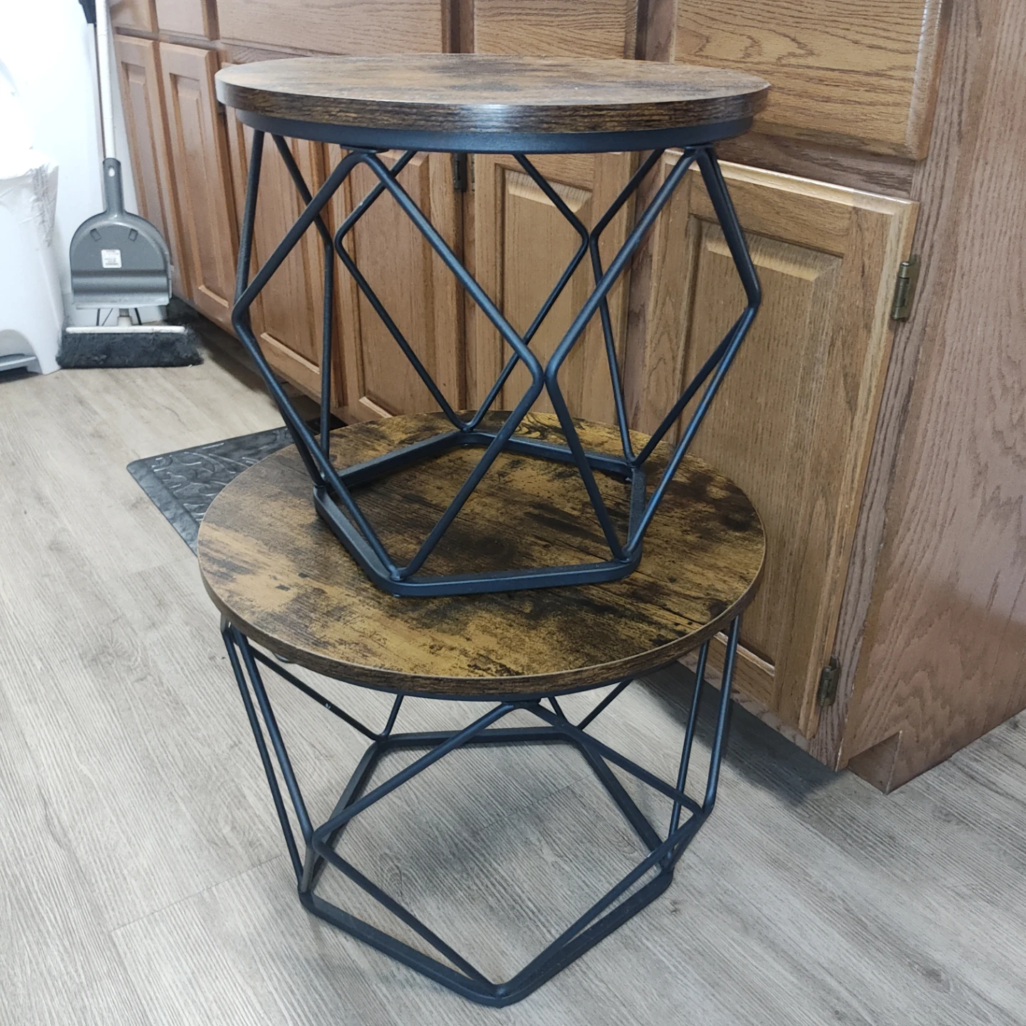 Set of 2 Round Wood Grain End Tables