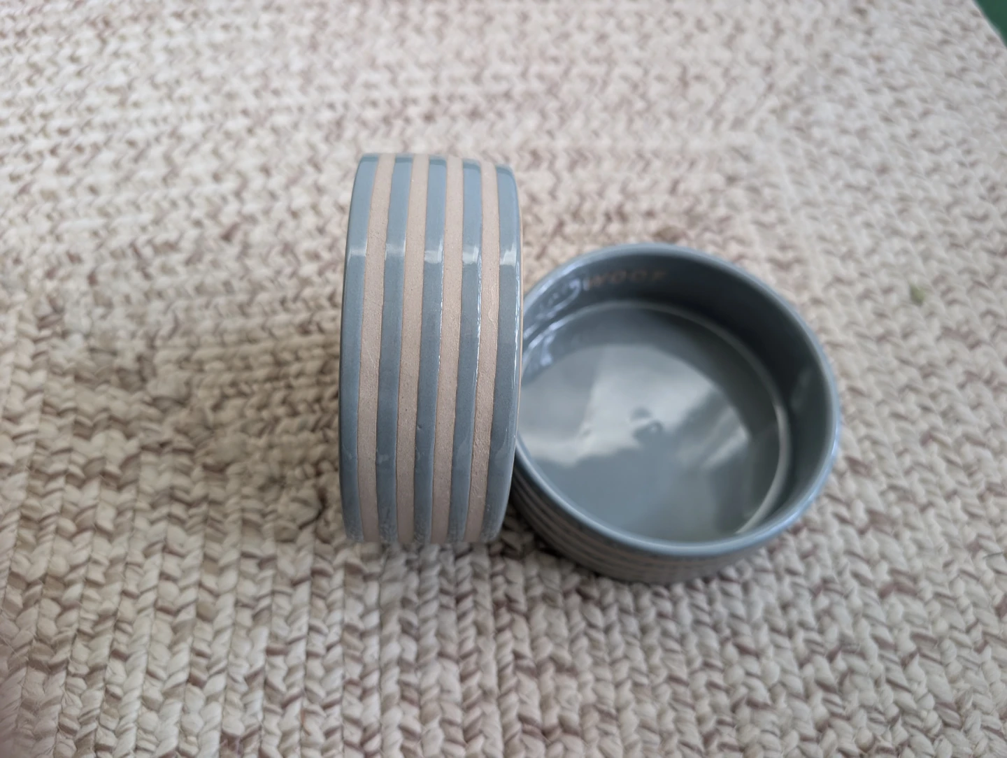 Set of 2 Grey Striped Ceramic Pet Bowls - photo 3
