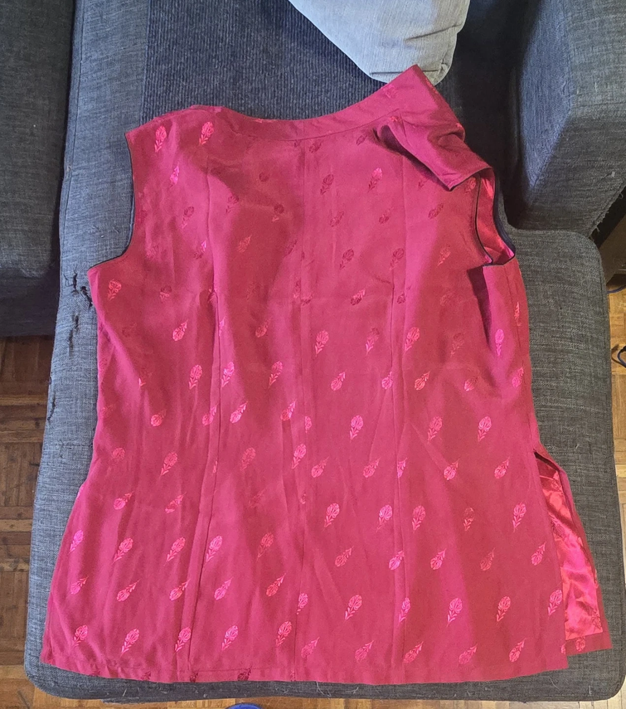 Brand new, Red silk sleeveless top 4XL