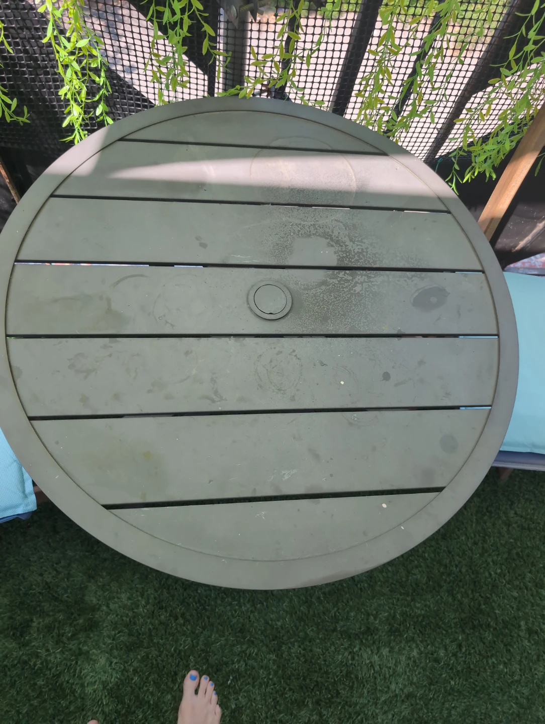 Round Aluminum Patio Table - 72 cm Diameter - photo 2