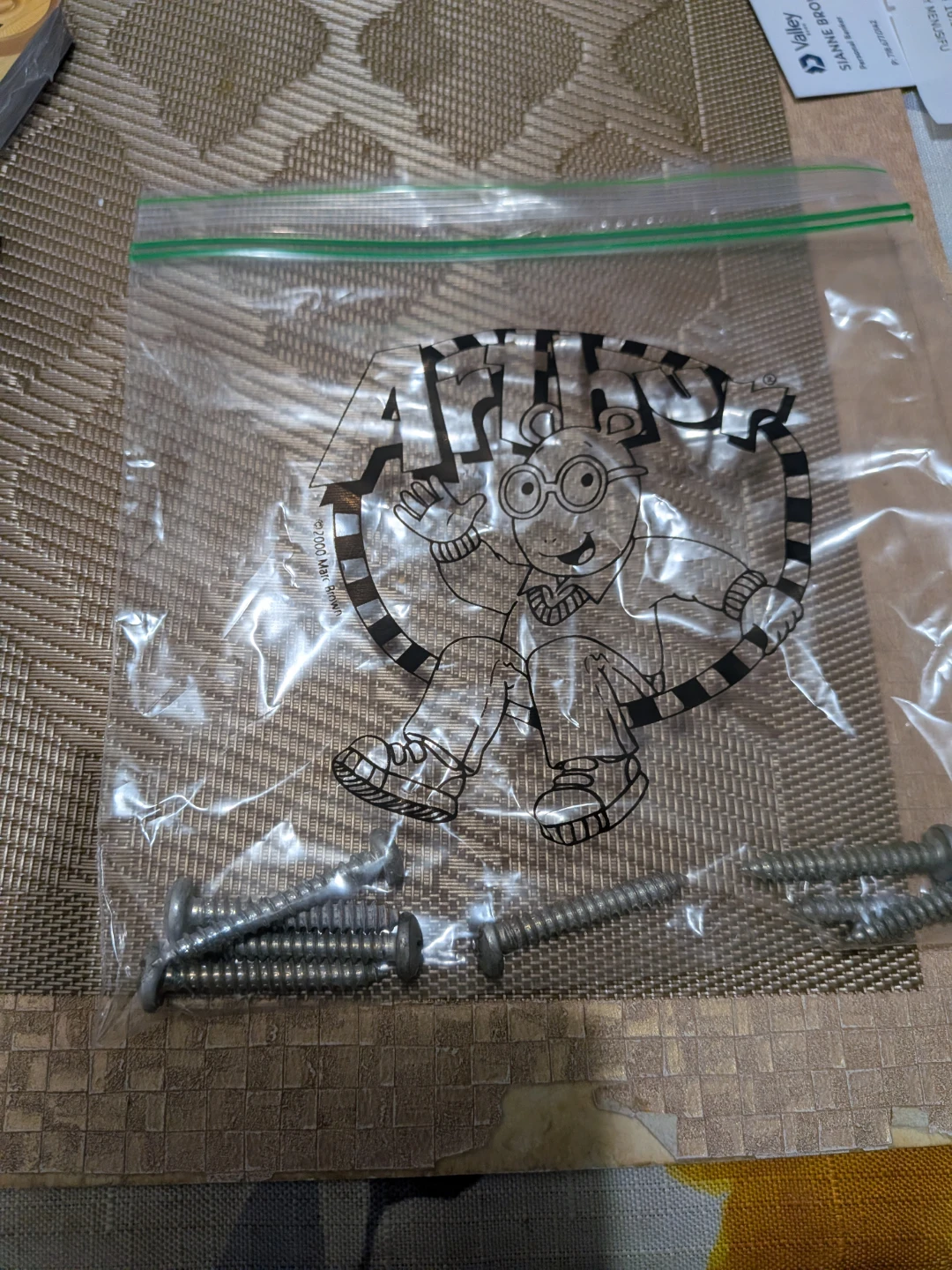 Arthur "2000":  8 used  Screws in Bag