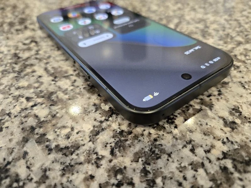 Google Pixel 10 128GB... Works great. - photo 2