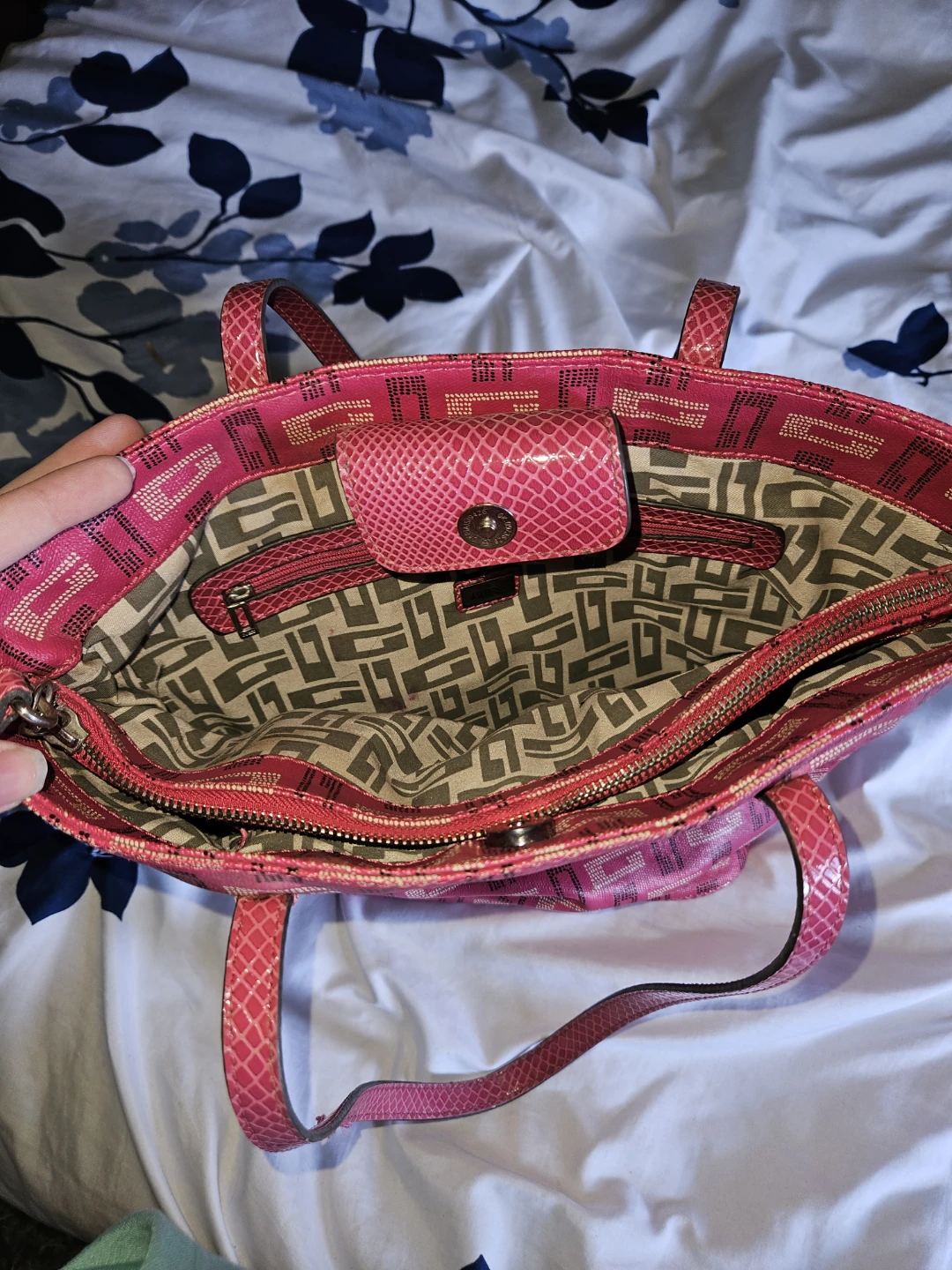 Guess Pink Monogram Tote Bag - photo 3