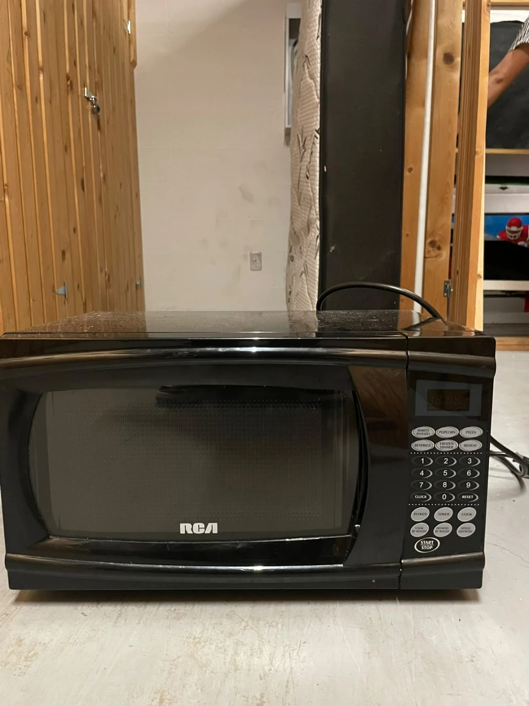 Black RCA Microwave - photo 2