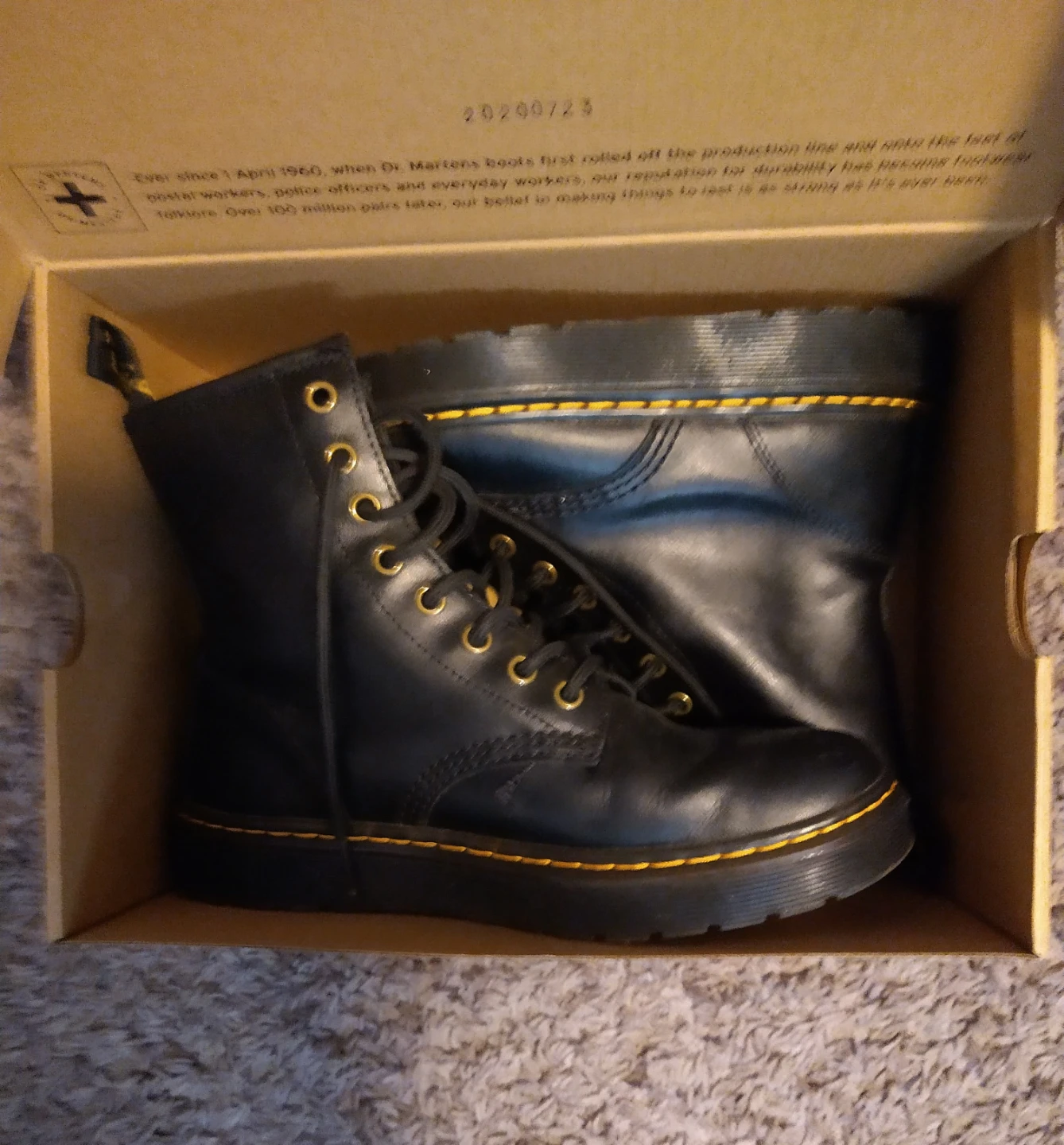 NEW Dr. Martens Classic 1460 Smooth Leather Women's Size 7