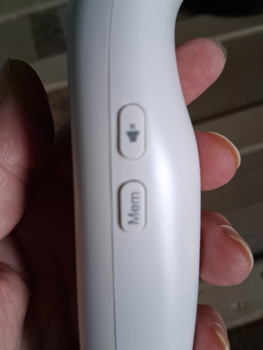 Touchless  digital forehead thermometer - photo 3