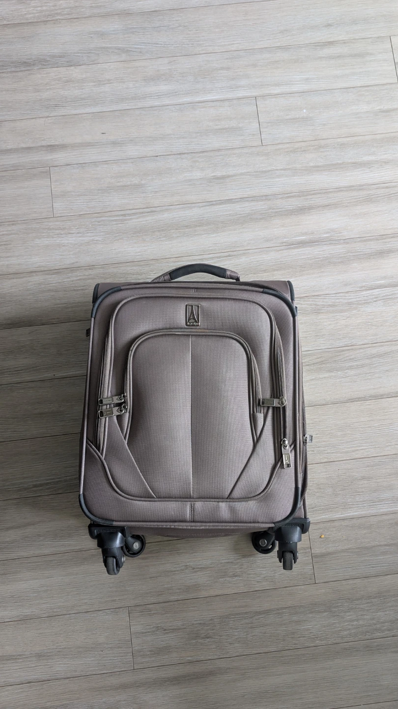 Travelpro Suitcase - 21 Inch Spinner
