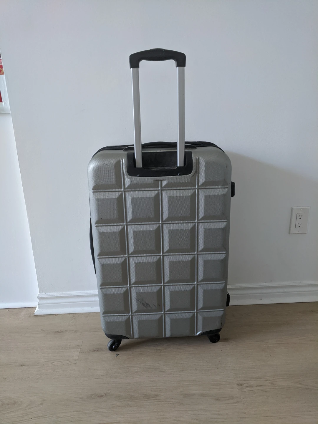 Swiss Gear Hardside Spinner Suitcase - photo 3