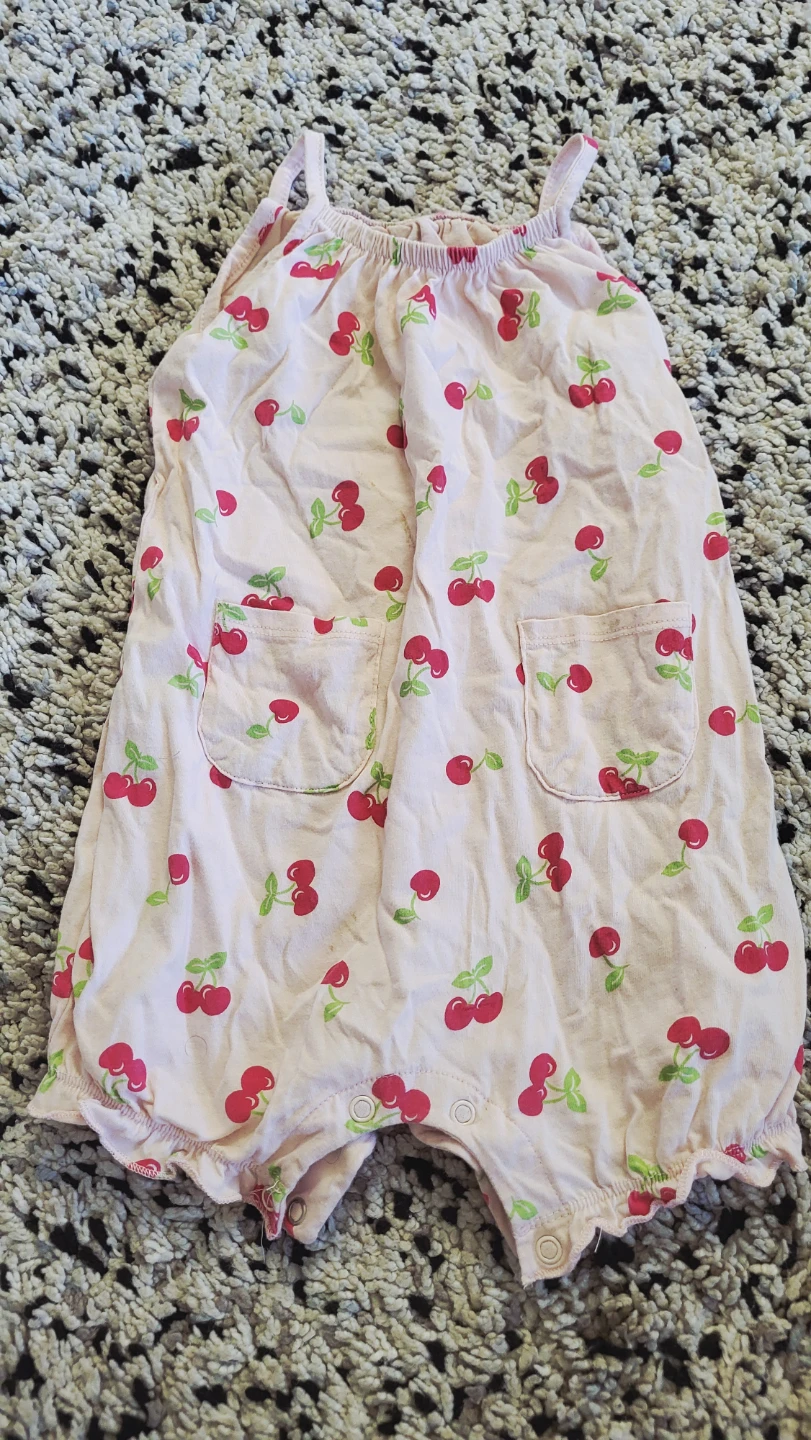 Moving sale . Baby & Toddler Clothes Bundle - photo 3