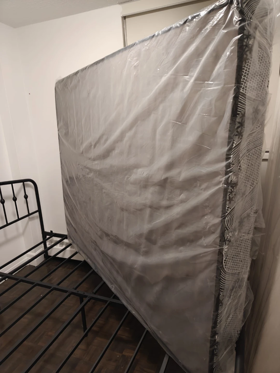 New Mattress queen still in plastic wrap - photo 2