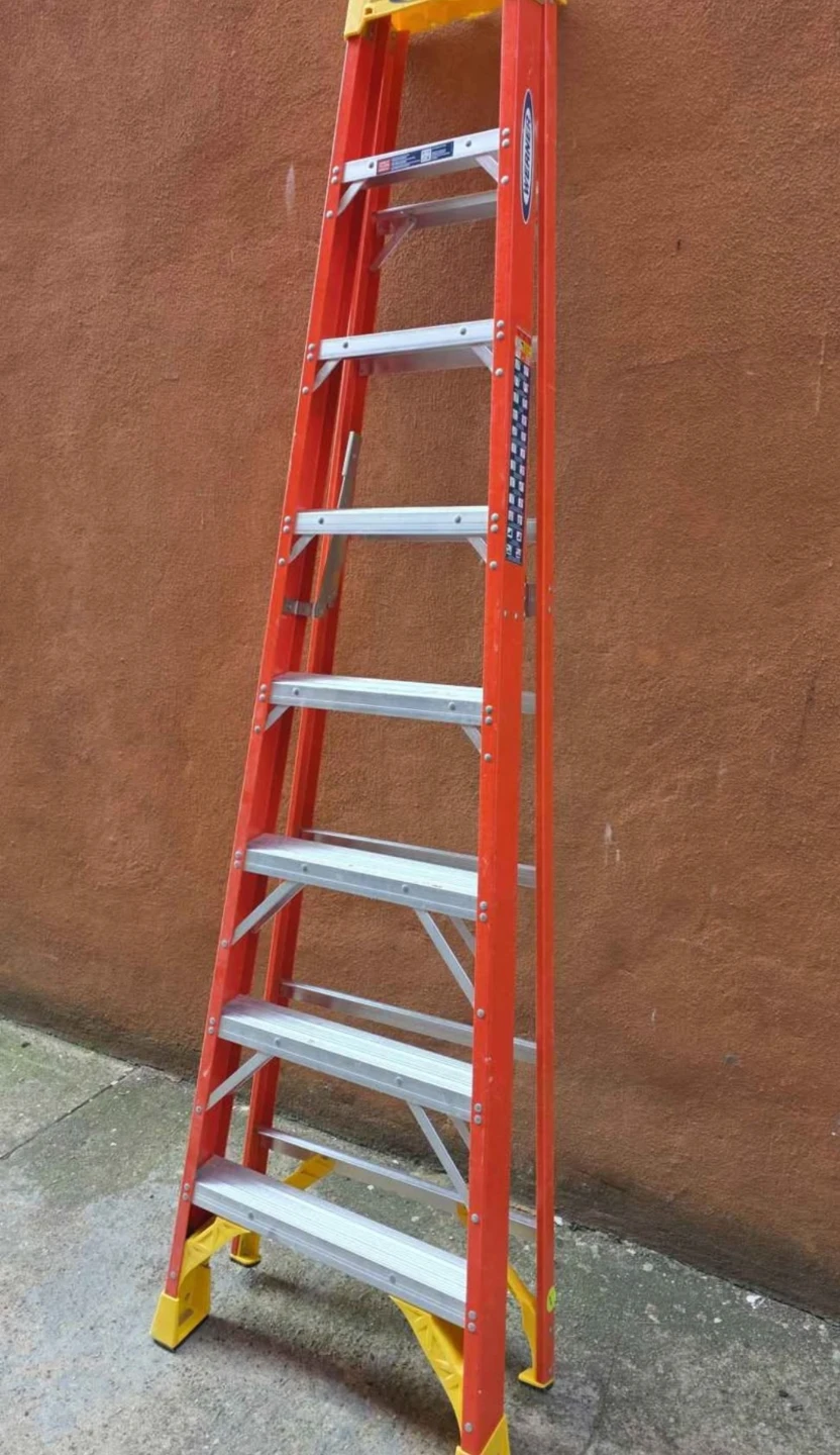 Werner 8ft Fiberglass Ladder - photo 2