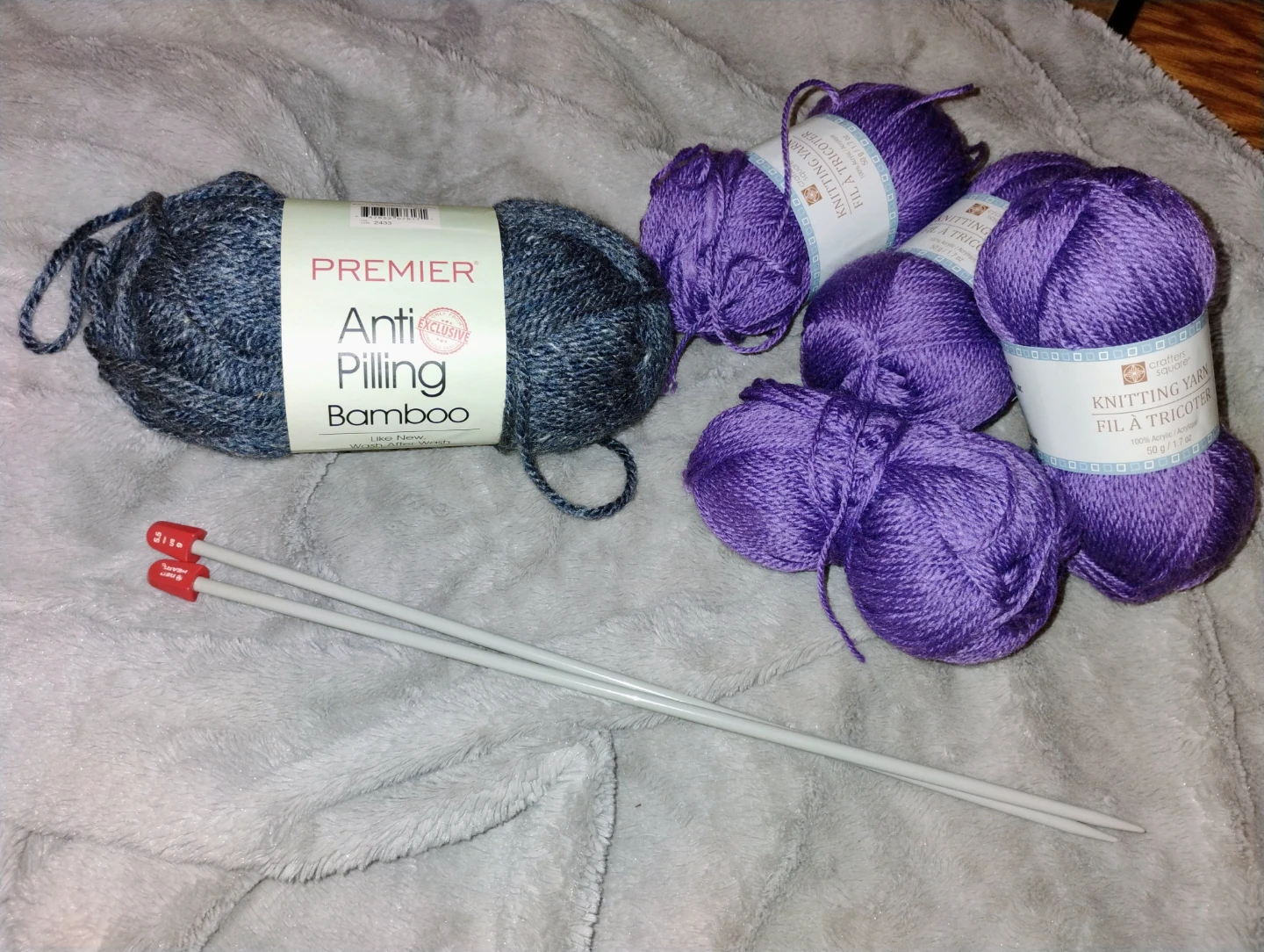 Knitting Needles with yarn