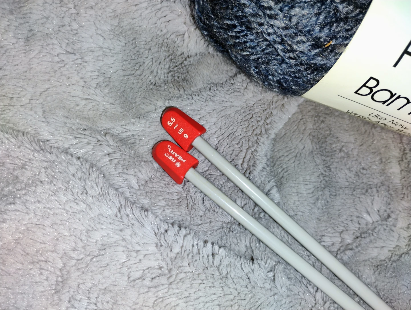 Knitting Needles with yarn - photo 3