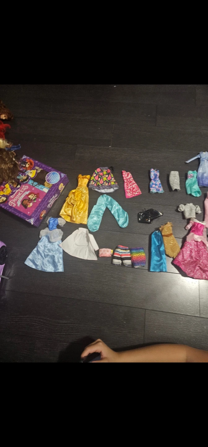Barbie Dollhouse, Dolls and Accessories - photo 3
