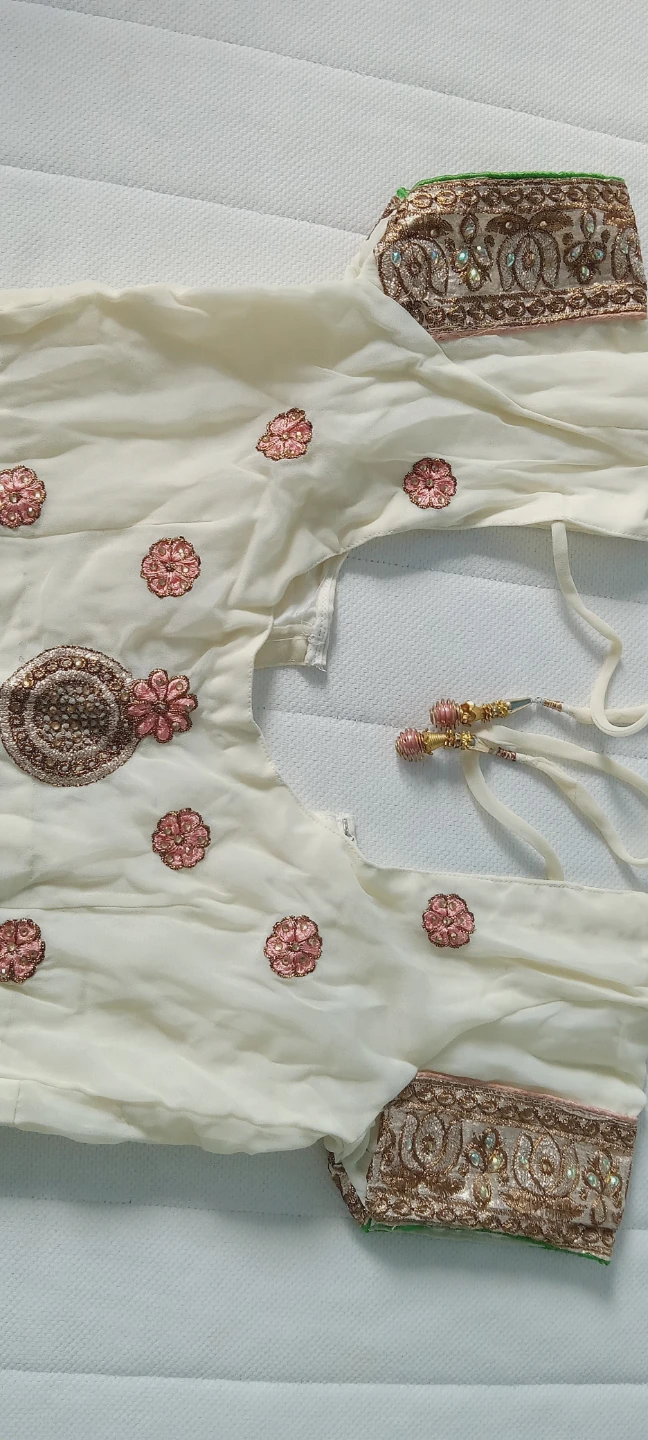 Cream Embroidered sariee - photo 2