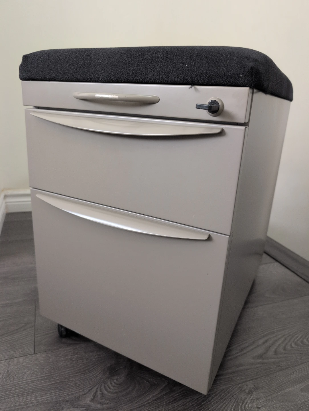Lawfirth 2-Drawer Mobile Filing Cabinet with Seat - photo 4