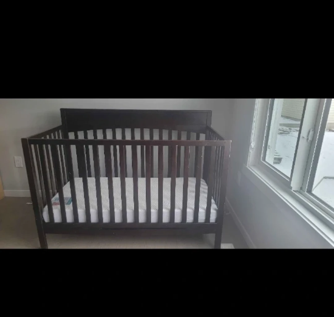 Crib + mattress + mattress cover