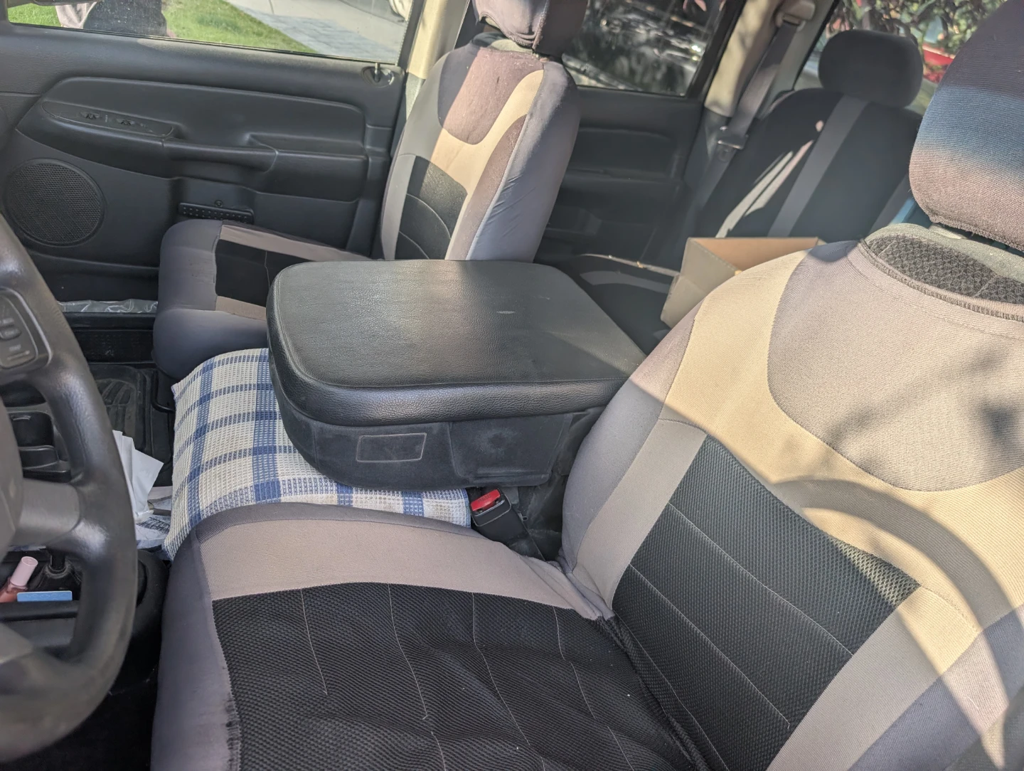 Dodge Ram 2500 Heavy Duty Pickup Truck - photo 5