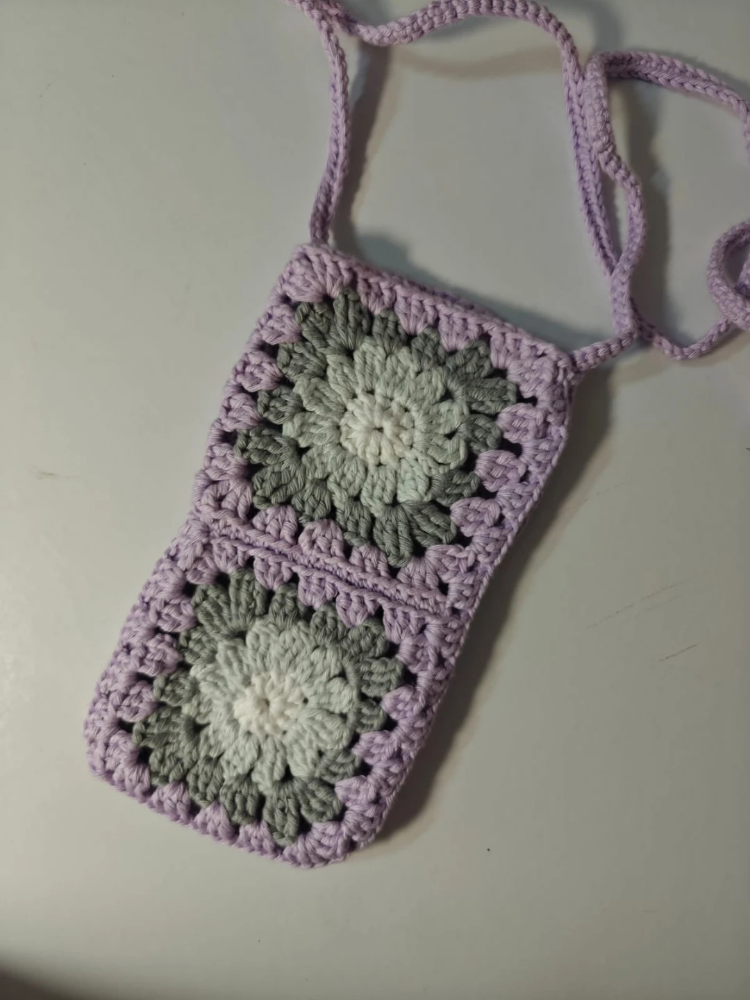 Mobile pouch bag